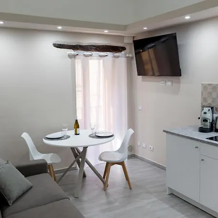 Aurora House Loft 아파트